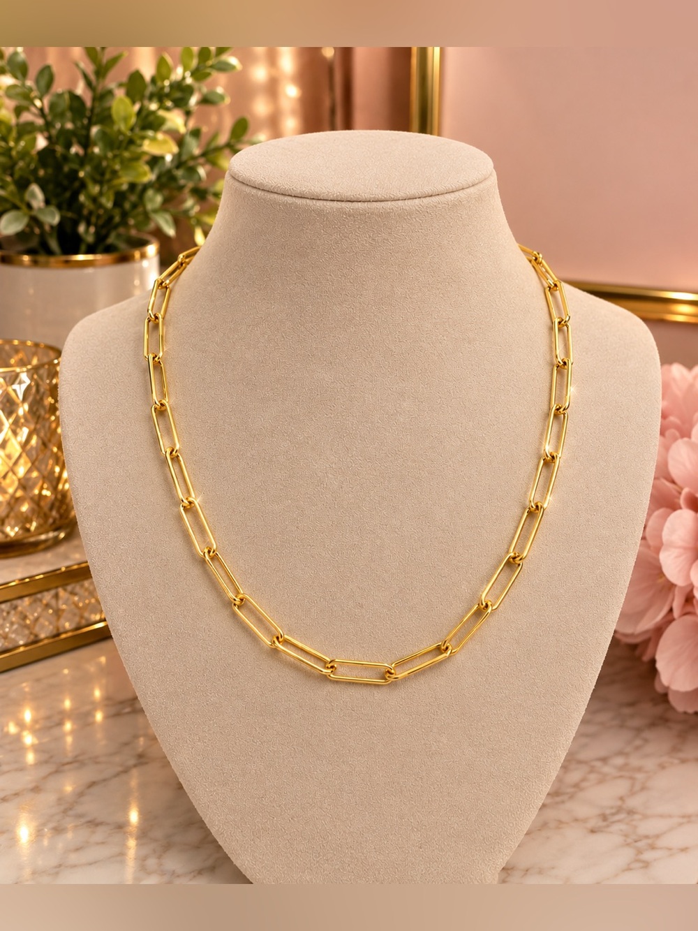 ✨ NEW ✨ Elegant Gold Color Paperclip Chain Necklace ✨